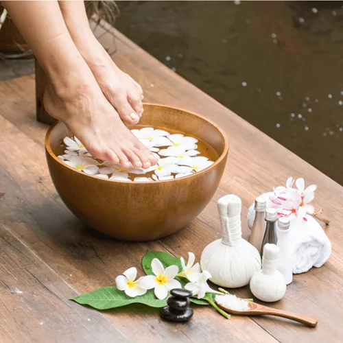 Μύκητες στα νύχια και κακοσμία ποδιών: Ξύδι και έλαιο τεϊόδεντρου για φυσική θεραπεία!