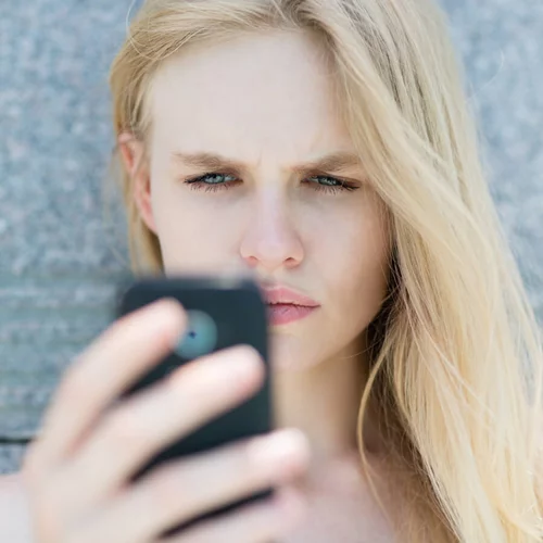 Εξαφανίστηκε χωρίς να πει τίποτα! Το submarining είναι η τελευταία μόδα στις σχέσεις (δυστυχώς!)