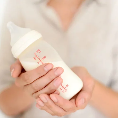 H λίστα με τα βρεφικά γάλατα που ανακαλούνται στην Ελλάδα και η απάντηση της Frezyderm