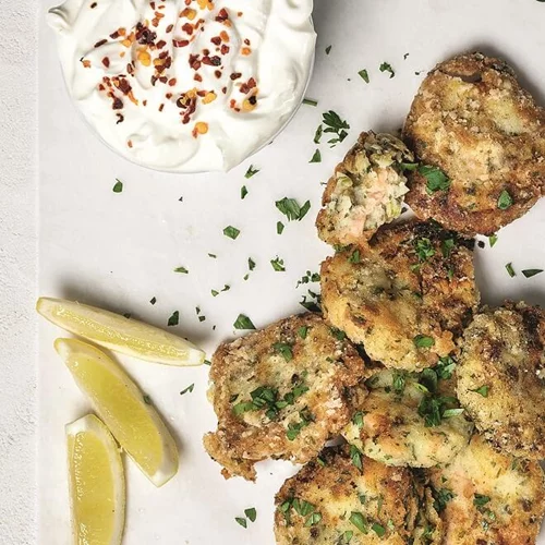 Συνταγή για fishcakes από τον Άκη Πετρετζίκη! Πιτάκια με πατάτα και σολομό χωρίς γλουτένη