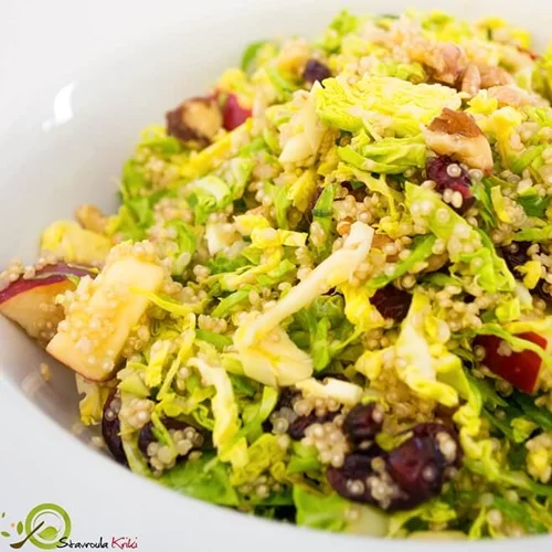 Η σαλάτα με λαχανάκια Βρυξελλών, κράνμπερι και κινόα που φτιάχνει η διαιτολόγος!