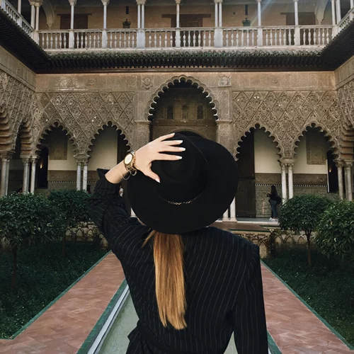 #ShapePeople: Μαθαίνουμε από μία travel blogger πώς μπορεί να ταξιδεύει συχνά και το αγαπημένο της app για edit