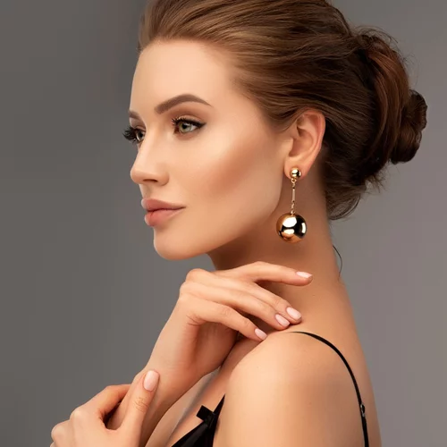 Οι συνήθειες ομορφιάς που έχουν οι επιτυχημένες γυναίκες (και τι δεν κάνουν), λέει η έρευνα