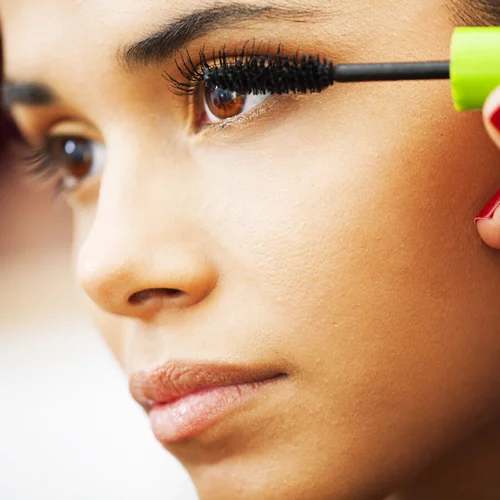 19 μυστικά για τις πιο πλούσιες βλεφαρίδες που είχες ποτέ