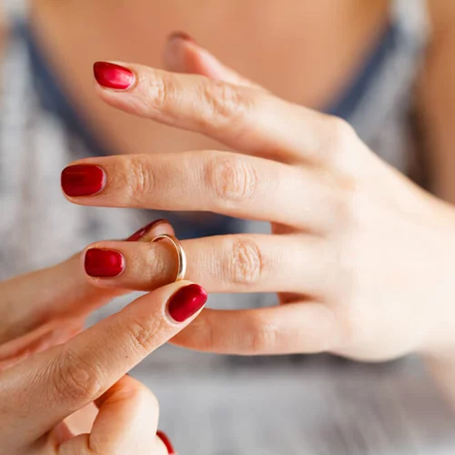 «Δεν το έβλεπες πριν παντρευτείς;» Γιατί τα ζευγάρια χωρίζουν για λόγους που ήταν γνωστοί και πριν το γάμο;