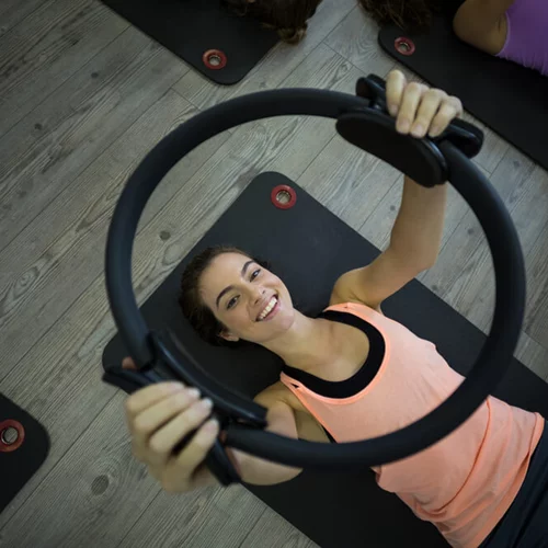 Βίντεο γυμναστικής: Ποιες ασκήσεις να κάνεις με το δαχτυλίδι Πιλάτες