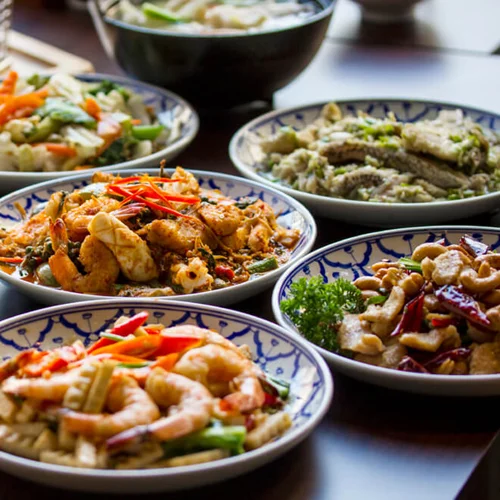 8 τροφές που σε κάνουν να πεινάς (και πρέπει να αποφύγεις στη δίαιτα)