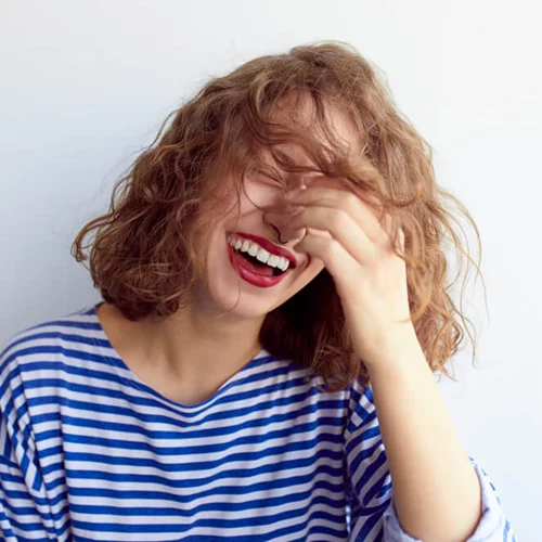 3 θετικά μάντρας που λέμε συχνά για να τονώσουμε την αυτοπεποίθησή μας