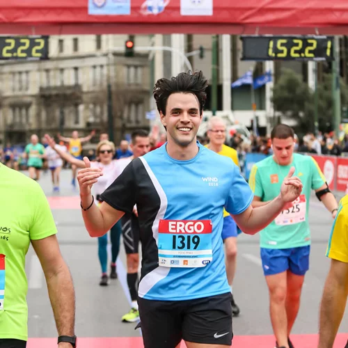 Ο Ρένος Ρώτας κέρδισε το προσωπικό του στοίχημα ολοκληρώνοντας τα 21χλμ. του Ημιμαραθωνίου της Αθήνας!