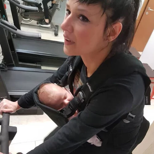 Αθηναΐς Νέγκα: Δες τη να γυμνάζεται με τη νεογέννητη κόρη της