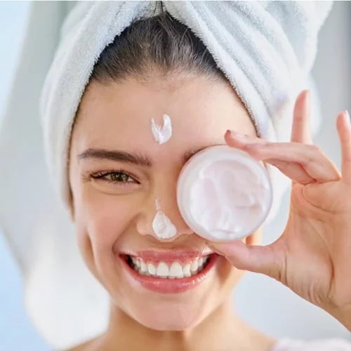 7 καλλυντικά με φυτικά συστατικά που λάτρεψε η beauty editor