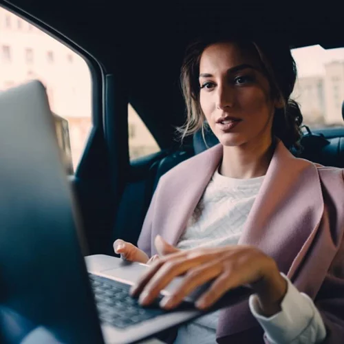 Τα προϊόντα ματιών που χρειάζεσαι αν δουλεύεις πολλές ώρες μπροστά από υπολογιστή