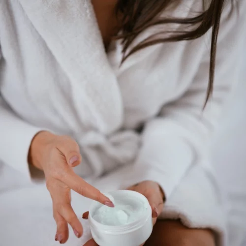 Κρέμες κατά της κυτταρίτιδας: ΑΥΤΟΣ είναι ο σωστός τρόπος εφαρμογής για να κάνει ΟΝΤΩΣ δουλειά