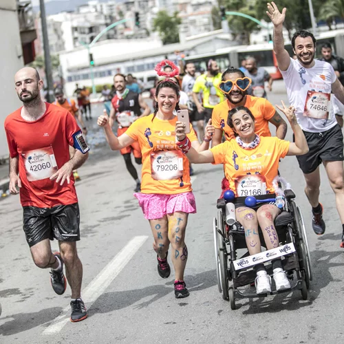 Wings For Life World Run: 100.000 άνθρωποι έτρεξαν ταυτόχρονα για αυτούς που δεν μπορούν