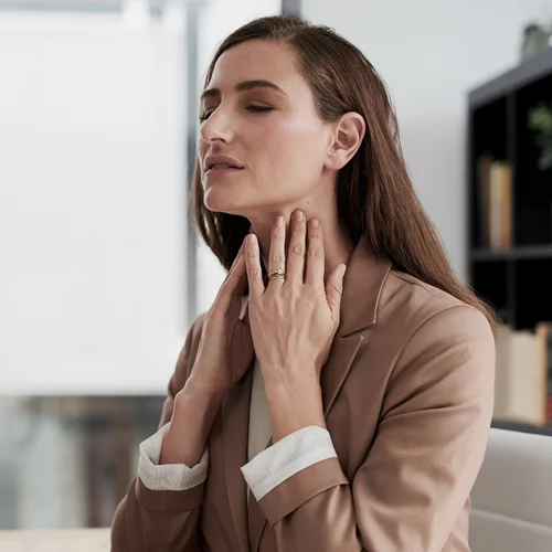 Πόνος στο λαιμό; Δοκίμασε το «γιατρικό» της health editor