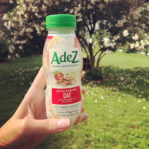 Ήρθαν τα νέα φυτικά ροφήματα AdeZ και τα δοκιμάσαμε πρώτοι! Αμύγδαλο, σόγια, καρύδα ή βρώμη;