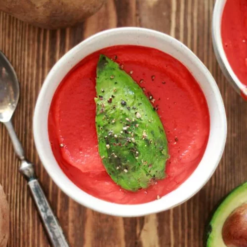 Σούπα παντζάρι γλυκοπατάτα από τον food blogger Cool Artisan