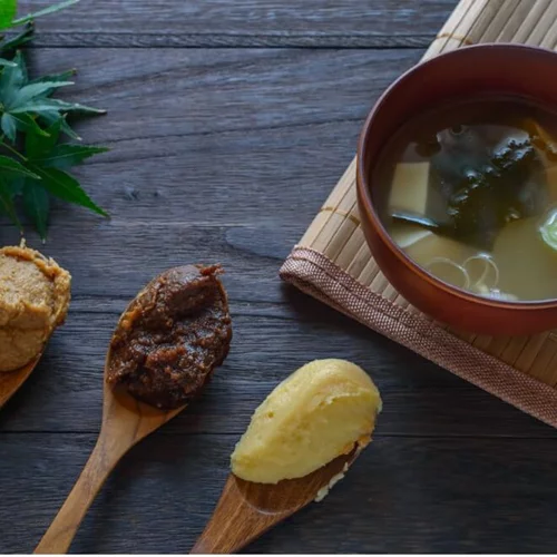 Miso: Πώς θα χρησιμοποιήσεις και εσύ το Νο1 συστατικό της ιαπωνικής κουζίνας;