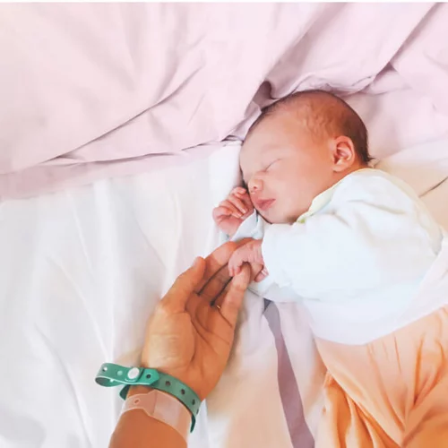 Φυσιολογικός τοκετός μετά από καισαρική: Όσα πρέπει να γνωρίζεις για το VBAC