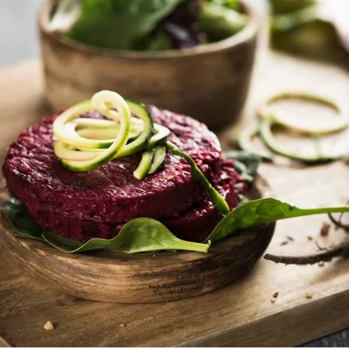 Χορτοφαγικά μπιφτέκια με παντζάρι και κινόα από τη διατροφολόγο Δέσποινα Μαρσέλου