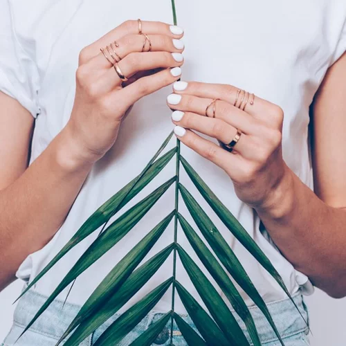 Νύχια καλοκαίρι 2018: Τα 12 χρώματα που θα δοκιμάσουμε φέτος