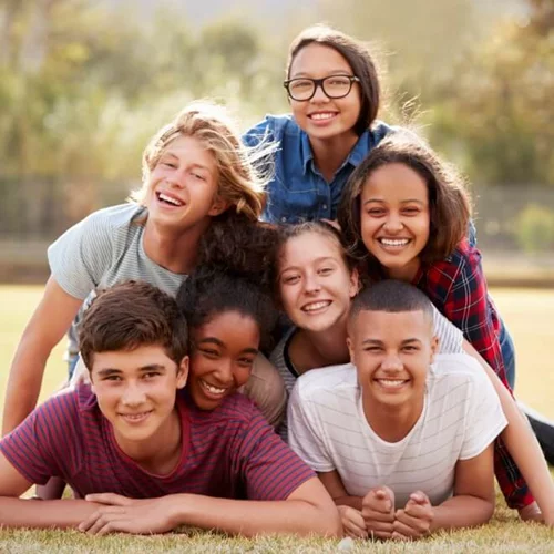 Το Facebook μιλά για το bullying: Όσα πρέπει να γνωρίζεις και γραμμές βοήθειας για μικρούς και μεγάλους