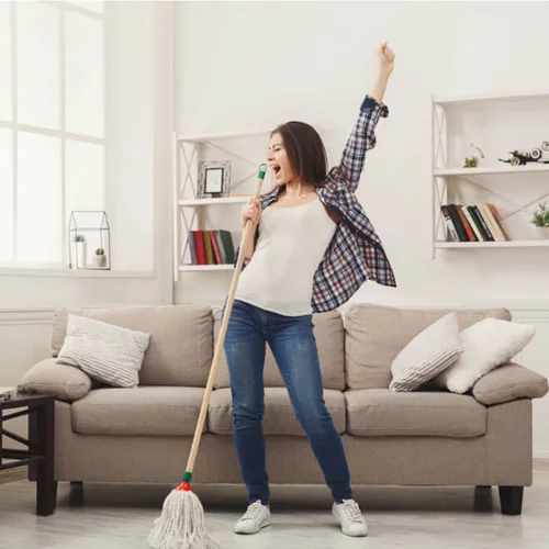 Απολυμαντικά επιφανειών Reval: Απόλυτη καθαριότητα και απολύμανση στη στιγμή