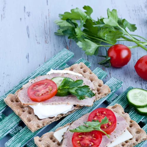 Τι είναι αυτές οι φρυγανιές Wasa που τρώνε όλοι στο Instagram;