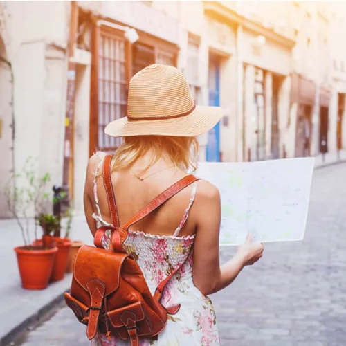 Πώς θα ταξιδέψεις στον κόσμο; Διάβασε τα μυστικά της travel blogger