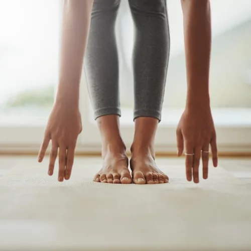 Low impact άσκηση: Τα προγράμματα χαμηλής πρόσκρουσης και πότε να τα επιλέξεις (αν θες γράμμωση, απώλεια βάρους ή ευλυγισία;)