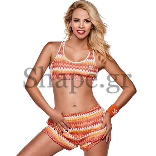 Τζένη Μελιτά: Σίγουρα δεν μπορείς να φανταστείς πόσες κρέμες βάζει στο πρόσωπό της