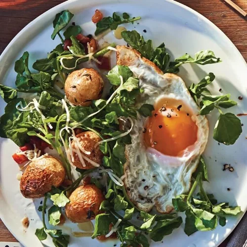 Όταν το πρωινό γίνεται βραδινό: Δοκίμασε σιγοβρασμένες baby πατάτες και αβγά