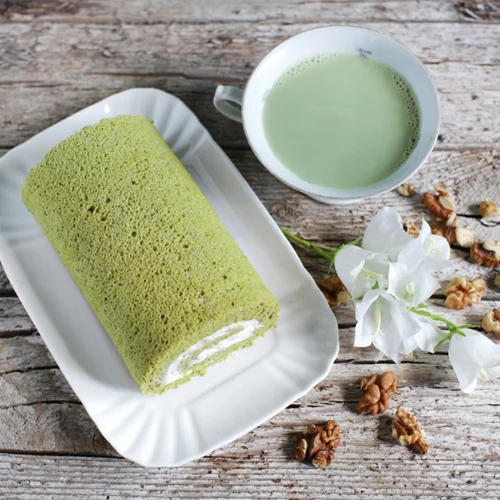 Φτιάξαμε swiss roll με τσάι μάτσα και είναι υπέροχο - δες τη συνταγή