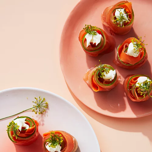 Σπιράλ καπνιστού σολομού με μπουμπούκια μυρωδικών δοκίμασες;