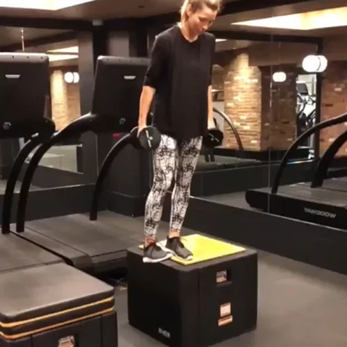 Jessica Biel: Δες τη να κάνει pistol squats (είναι fitness pro!)