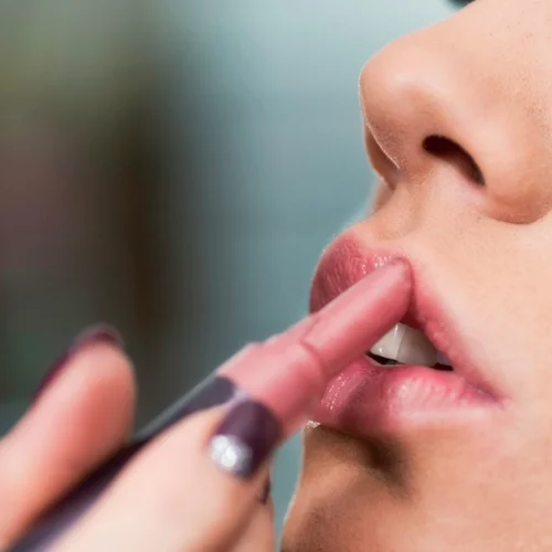 8 μυστικά για σωστό μακιγιάζ στα χείλη σου