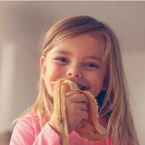 Να γιατί η μπανάνα είναι το καλύτερο σνακ για το σχολείο