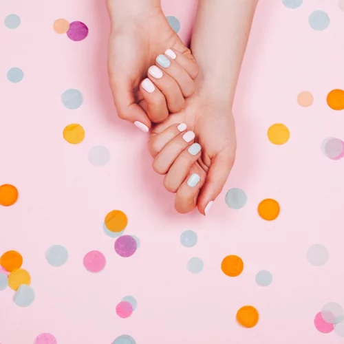 Τρως τα νύχια σου; Η κακή συνήθεια μπορεί να μειώνει τις αλλεργίες!