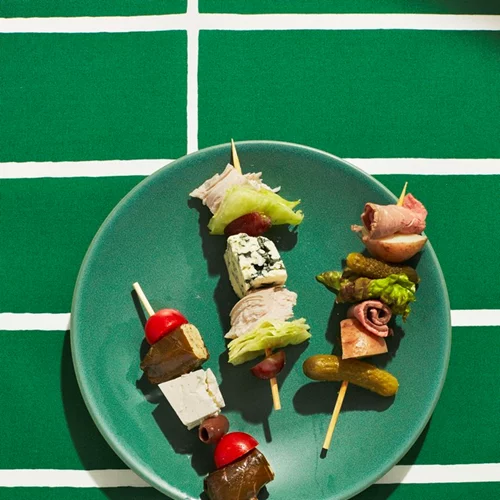 Σαλάτα χωρίς σκεύη και ανακάτεμα: 3 τέλειοι συνδυασμοί για να δοκιμάσεις τώρα