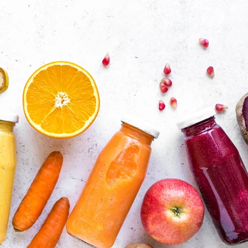 Πρόγραμμα 5 ημερών με αποτοξινωτικούς χυμούς, σαλάτες και φυσικά ενεργειακά ποτά της διατροφής Raw Food Detox