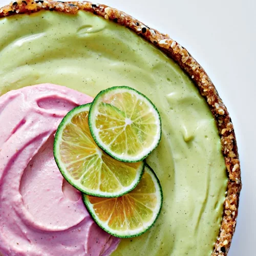 Ωμή τάρτα με αβοκάντο και λάιμ: Μια θρεπτική και λαχταριστή τάρτα