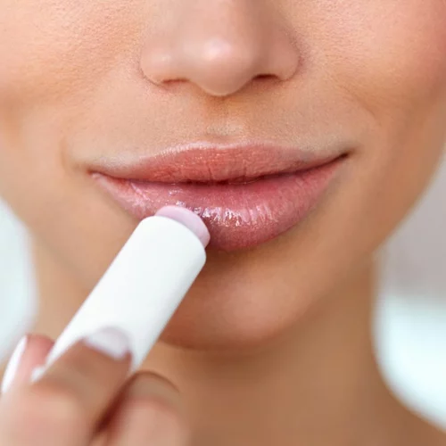 Μπορεί να εθιστείς στα lip balms;