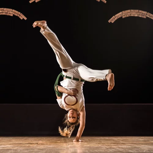 Σε γυμνάζουν οι πολεμικές τέχνες; Ρωτήσαμε το δάσκαλο capoeira