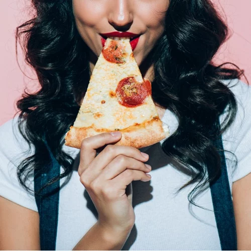 3 τρόποι για να μειώσεις τις θερμίδες που καταναλώνεις και να τρως καλύτερα χωρίς πλάνο ή στερήσεις