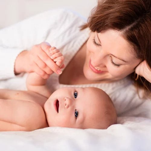 Έχεις απορίες, φόβους ερωτήσεις για το θηλασμό; Κάλεσε τη γραμμή υποστήριξης μητρικού θηλασμού