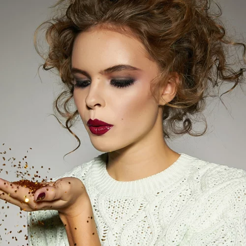 10 συγκλονιστικές ιδέες για χριστουγεννιάτικο μακιγιάζ