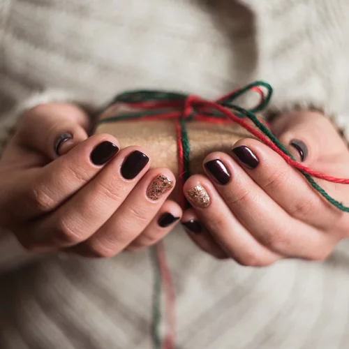 Μύκητες στα νύχια: Υπάρχουν σπιτικά "γιατρικά" που τους θεραπεύουν;