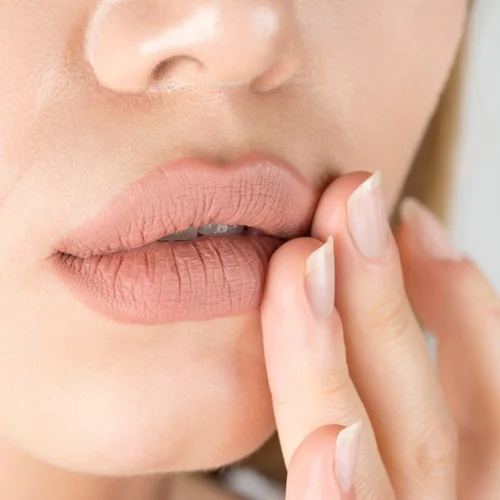 Άφθες στο στόμα: Τι είναι και πώς θα φύγουν πιο γρήγορα