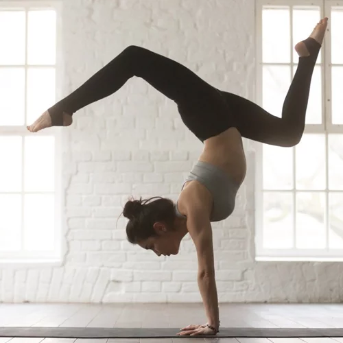 Μπορεί να πάθεις εγκεφαλικό από τη γιόγκα ή το τένις;