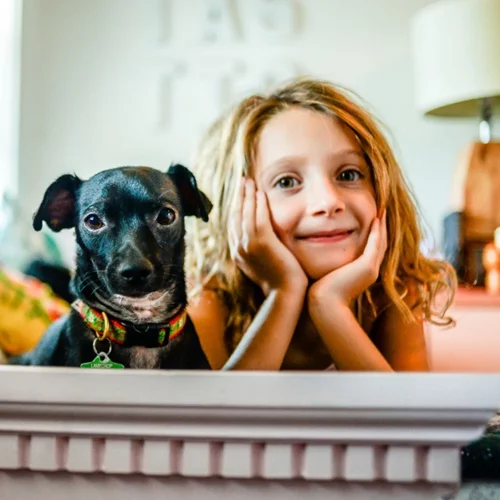 Έχεις παιδί; Δες εδώ γιατί είναι καλή ιδέα να υιοθετήσεις ένα σκυλάκι!